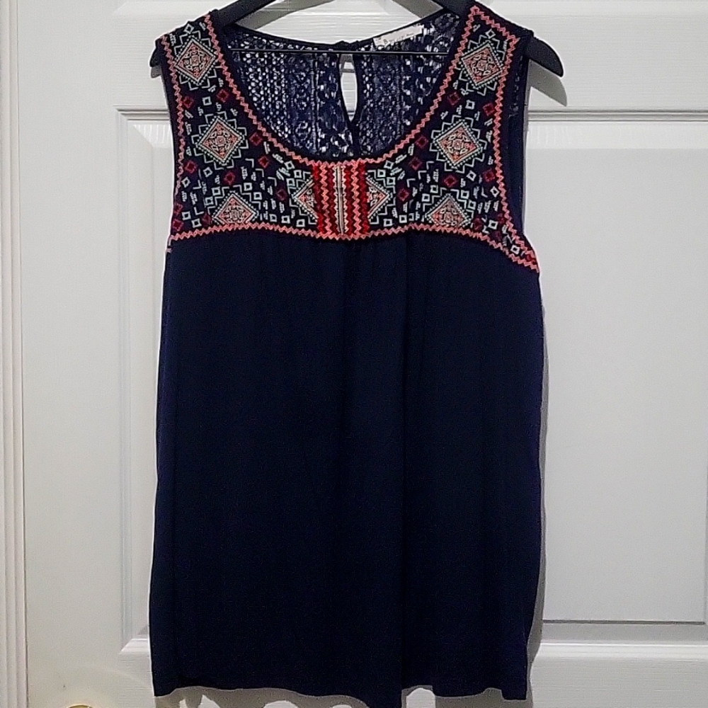 Women's sleeveless size 2X blouse